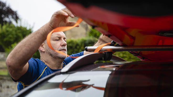 Loading kayak on car roof